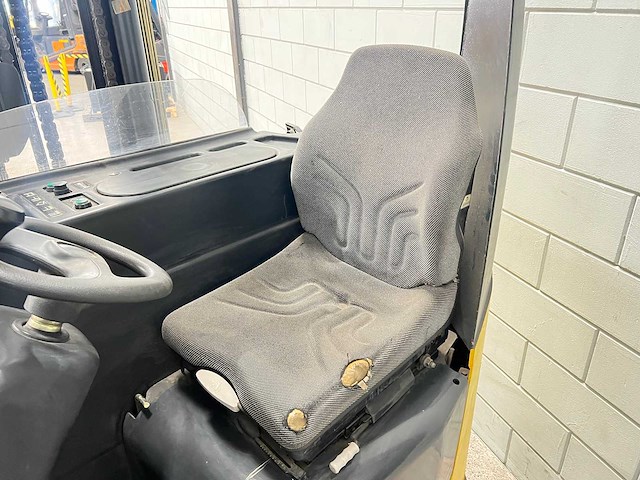 Om - 2004 - thesi b2 k23 - reach truck - afbeelding 6 van  8