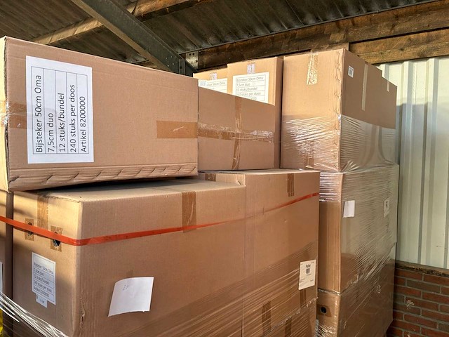 Oma bijsteker (10560x) - afbeelding 4 van  4