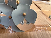 Oma bijsteker (4320x) - afbeelding 2 van  2