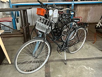 Oma damesfiets - afbeelding 1 van  3
