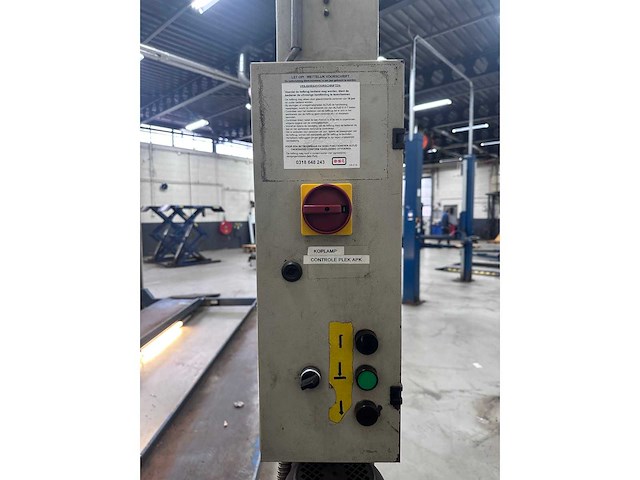 Oma / werther stratos - 1999 - 526 - 4 koloms hefbrug met brugkrik 4000kg apk - afbeelding 14 van  15