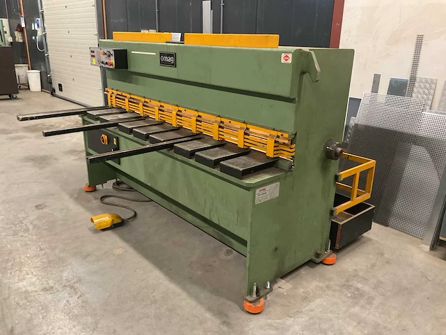 Omag cll 203 pons- en knipmachine - afbeelding 1 van  13