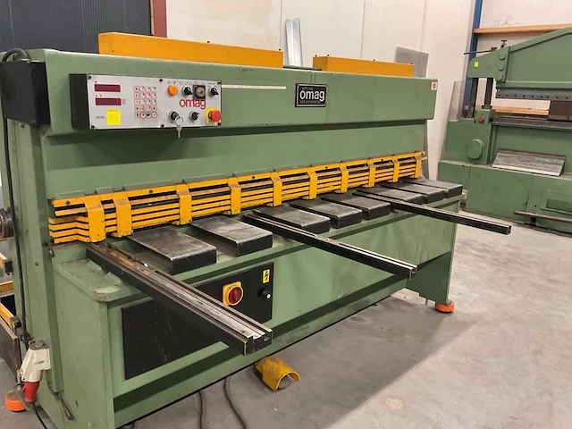 Omag cll 203 pons- en knipmachine - afbeelding 6 van  13