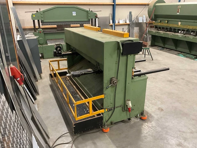 Omag cll 203 pons- en knipmachine - afbeelding 8 van  13