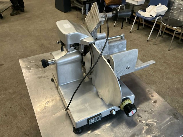 Omas h 25e bevroren vleessnijmachine - afbeelding 3 van  5