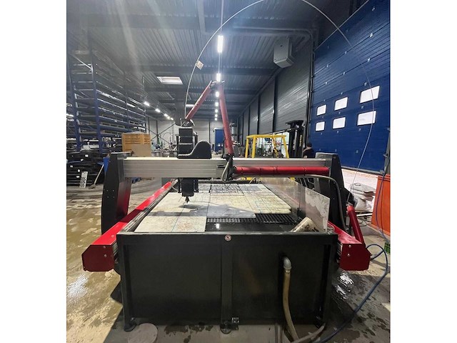 Omax - 2019 - maxiem 1515 - waterstraalsnijmachine - afbeelding 7 van  14