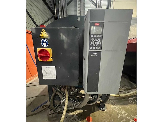 Omax - 2019 - maxiem 1515 - waterstraalsnijmachine - afbeelding 10 van  14