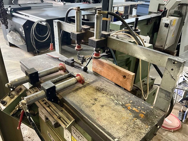 Om.b1 freesmachine - afbeelding 9 van  11