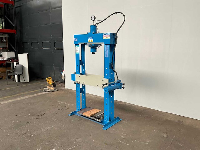 Omcn - p-30ton / sa021 - double column press - 2023 - afbeelding 4 van  6