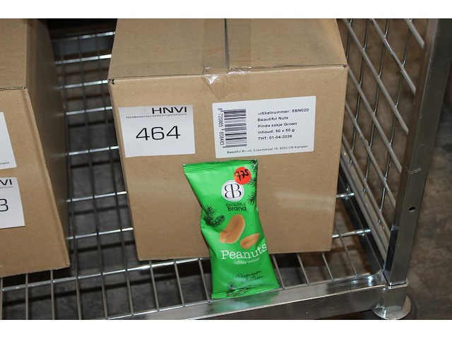 Omdoos met pindaverpakkingen groen. 50 x 50g. - afbeelding 1 van  2