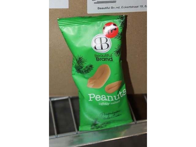 Omdoos met pindaverpakkingen groen. 50 x 50g. - afbeelding 2 van  2