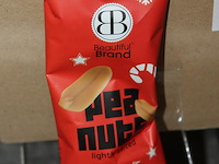 Omdoos met pindaverpakkingen rood. 50 x 50g. - afbeelding 2 van  2