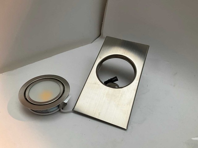 Omega keil onderbouw keukenverlichting spotjes led rvs dimbaar - afbeelding 3 van  5