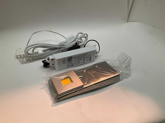 Omega quadrat onderbouw keukenverlichting led rvs dimbaar (3x) - afbeelding 2 van  6