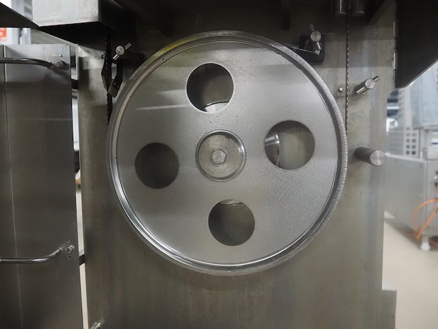 Omega - afbeelding 11 van  11