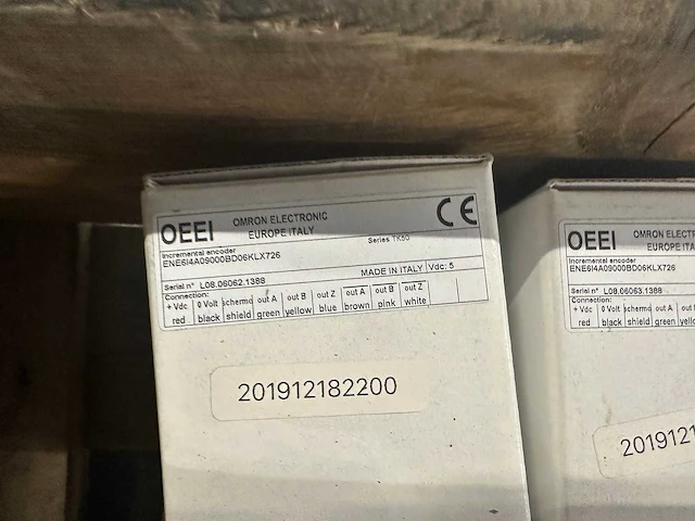 Omron - partij elektronica & industriële encoders, fiber-units, hulpcontacten en netreactoren - afbeelding 3 van  11