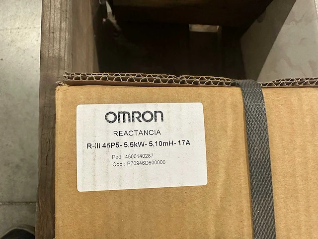 Omron - partij elektronica & industriële encoders, fiber-units, hulpcontacten en netreactoren - afbeelding 10 van  11