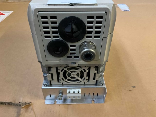 Omron cimr-f7z43p7 frequentieregelaar - afbeelding 2 van  4