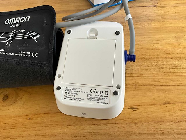 Omron m3 comfort bloeddrukmeter - afbeelding 2 van  4