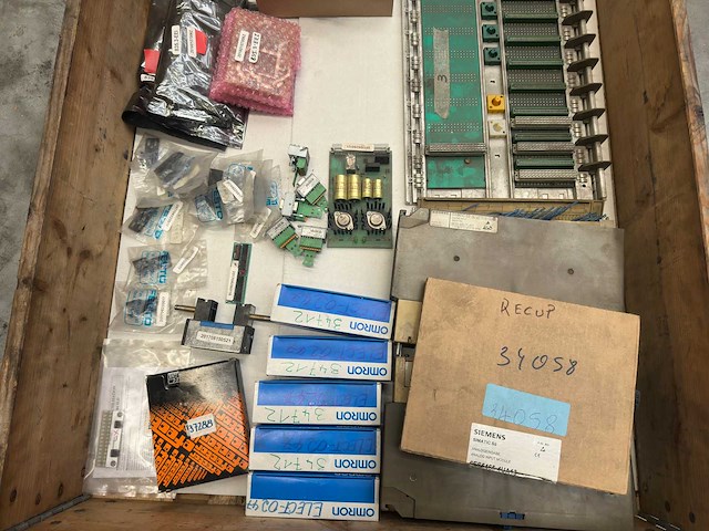 Omron, siemens, mix - electronics - afbeelding 3 van  10