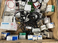Omron, siemens, yaskawa - partij elektronica & automatiseringscomponenten en besturingsonderdelen - afbeelding 2 van  12