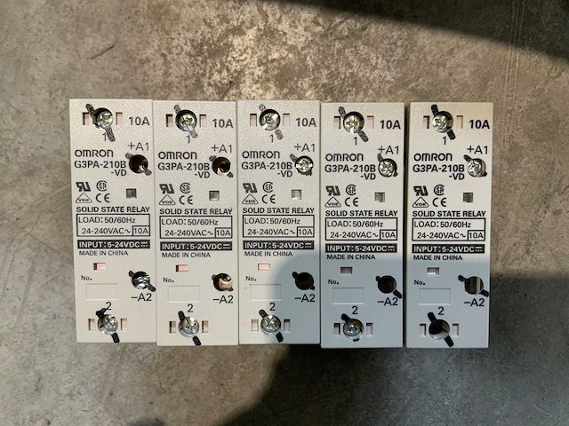 Omron solid-state estafettes (5x) - afbeelding 1 van  2