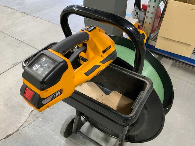 Omsnoeringsapparaat met strapex stb 73 accu sluitmachine - afbeelding 11 van  12