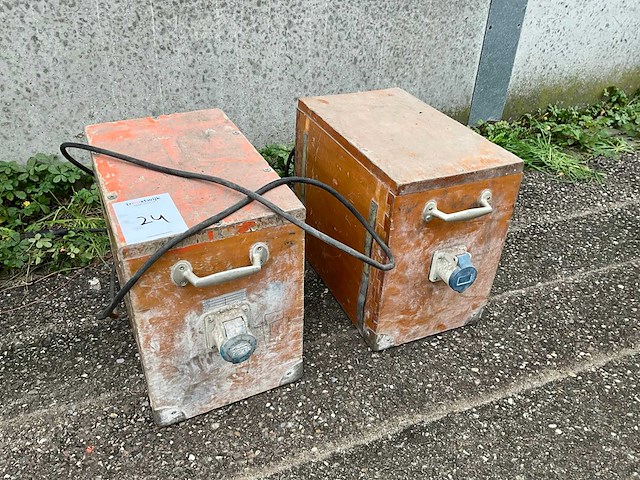 Omvormer (2x) - afbeelding 1 van  4