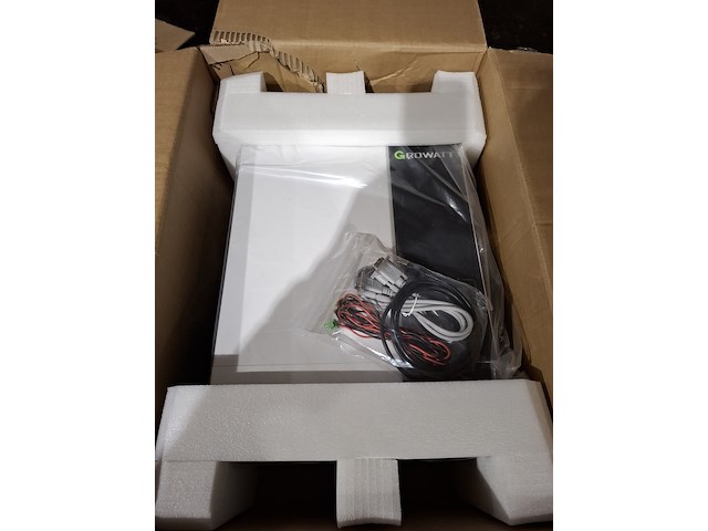 Omvormer growatt, spf 3500 es - afbeelding 1 van  2