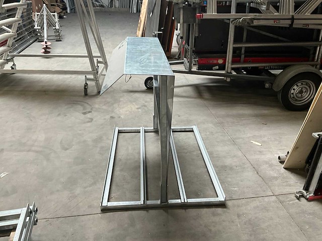 Omvormer montage frame platdak (4x) - afbeelding 1 van  4