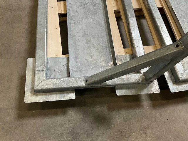 Omvormer montage frame platdak (6x) - afbeelding 3 van  3