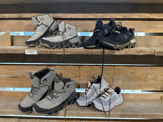 On cloudrock/vista wandelschoenen (4x) - afbeelding 1 van  5