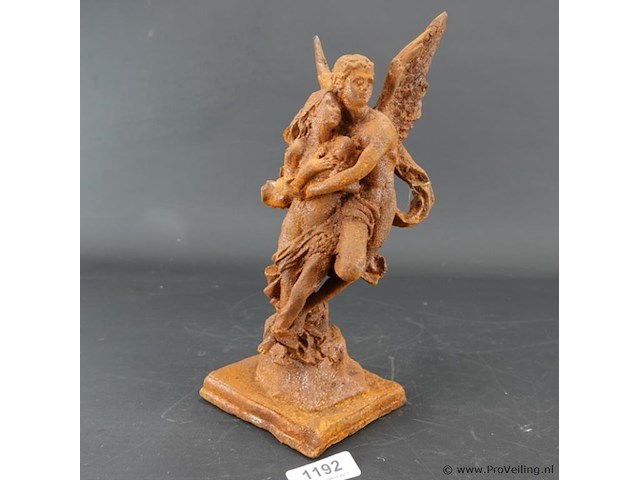 Onbewerkt ijzeren beeld cupido en psyche - afbeelding 1 van  5