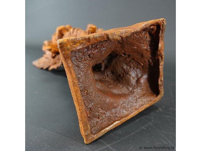 Onbewerkt ijzeren beeld cupido en psyche - afbeelding 5 van  5