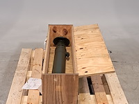 Onderdeel in houten transportkist - afbeelding 1 van  5