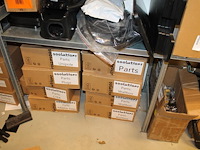 Onderdelen en accessoires t.b.v. autolaadpalen en stations in 9 schappen. - afbeelding 5 van  9