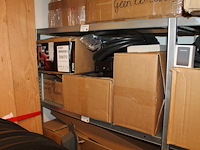 Onderdelen en accessoires t.b.v. autolaadpalen en stations in 9 schappen. - afbeelding 8 van  9