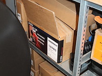 Onderdelen en accessoires t.b.v. autolaadpalen en stations in 9 schappen. - afbeelding 9 van  9