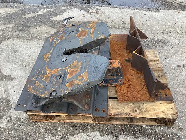 Onderdelen vrachtwagen - afbeelding 2 van  3