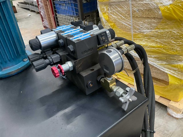 Onderlossende schraap centrifuge - afbeelding 8 van  10