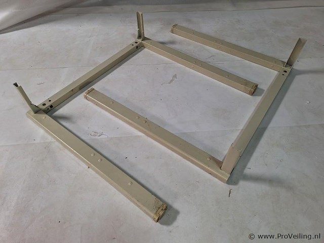 Onderstel -ca. 80x75x3 cm - 2 stuks - afbeelding 1 van  2