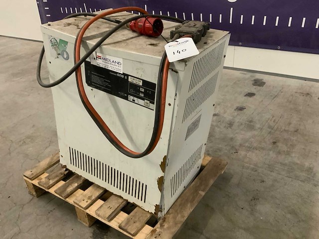 One 48 s 105 acculader - afbeelding 1 van  4