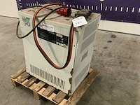 One 48 s 105 acculader - afbeelding 1 van  4