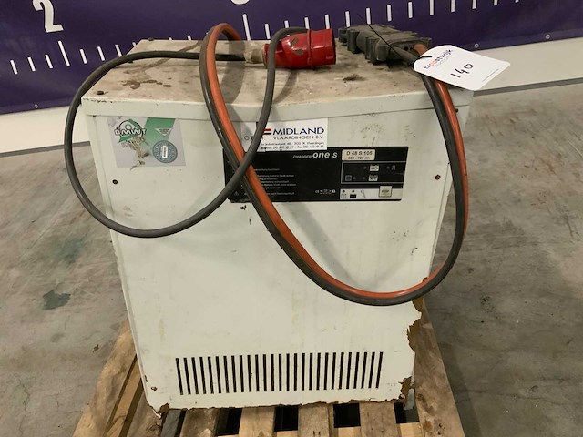 One 48 s 105 acculader - afbeelding 2 van  4