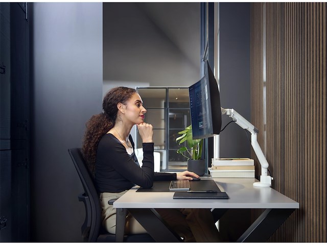 One for all design universele enkele monitorarm dm7120 wit - afbeelding 3 van  4