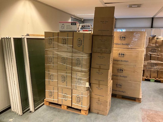 “ongebruikt” 16x pallet bos bouwlampen en statieven - afbeelding 8 van  22