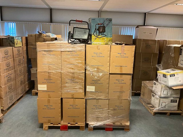 “ongebruikt” 16x pallet bos bouwlampen en statieven - afbeelding 9 van  22