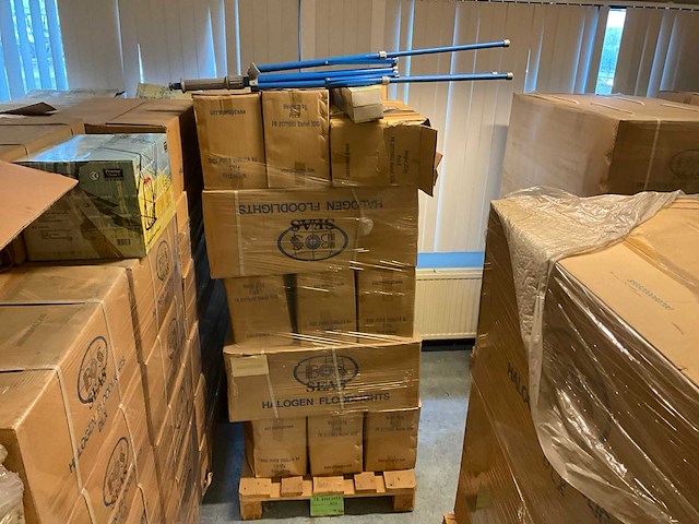 “ongebruikt” 16x pallet bos bouwlampen en statieven - afbeelding 13 van  22