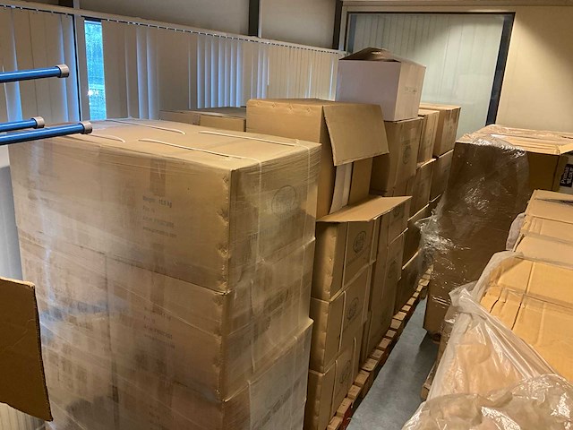 “ongebruikt” 16x pallet bos bouwlampen en statieven - afbeelding 15 van  22