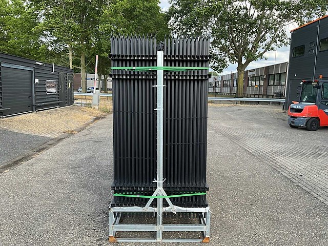 Ongebruikt 74m1 compleet hekwerk 2 meter hoog - afbeelding 7 van  12